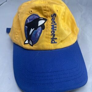 Vintage SeaWorld Shamu Yellow and Blue Cap